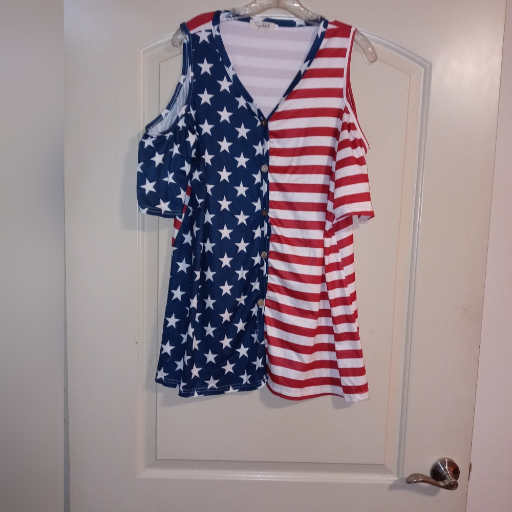 Womens 4th of July Cold Shoulder VN sleeve casual top.